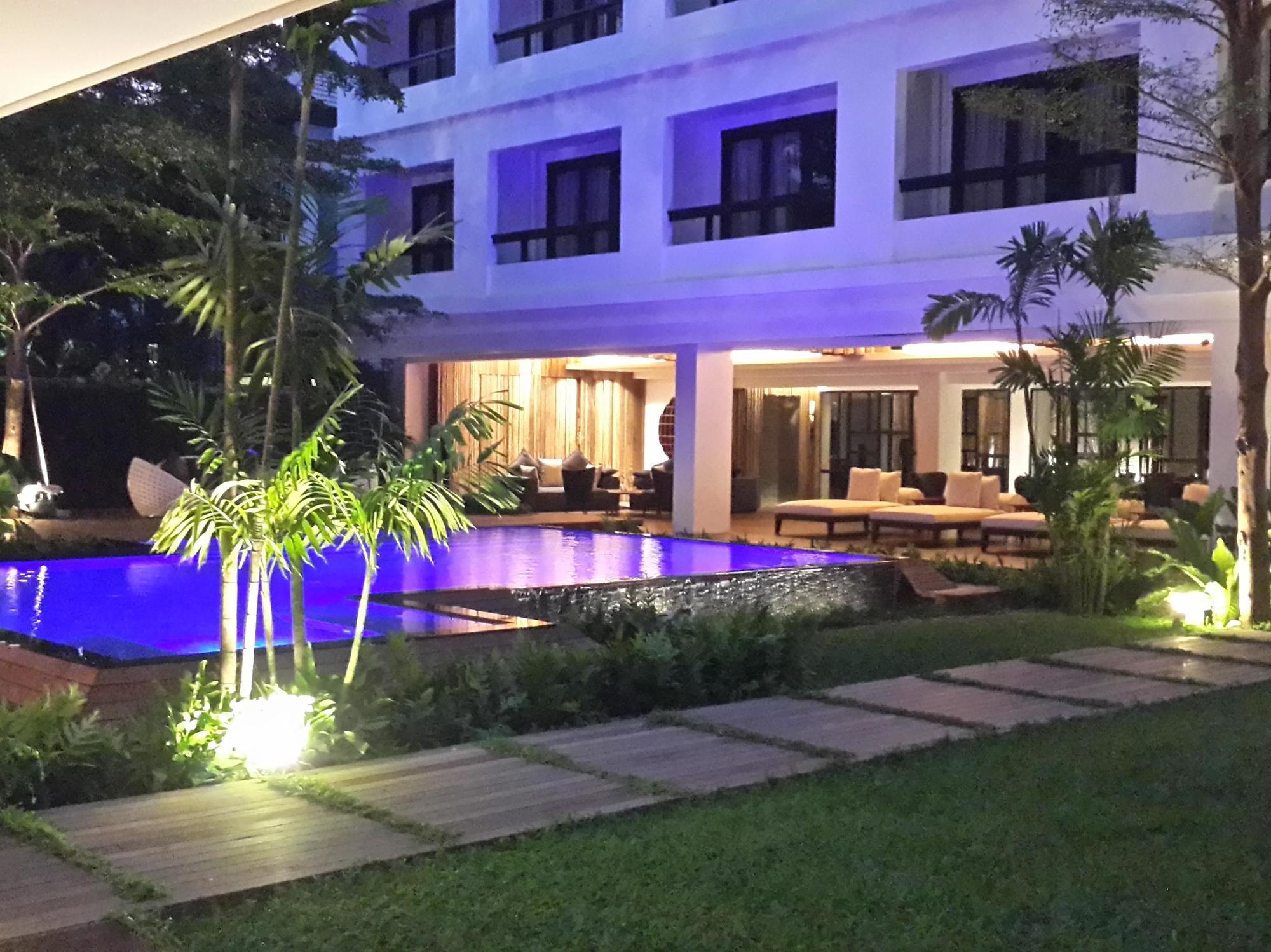 Uma Residence Banguecoque Exterior foto