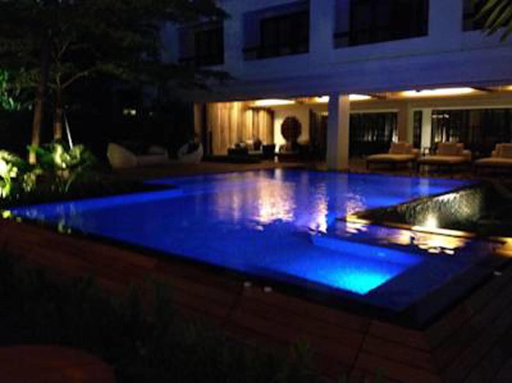 Uma Residence Banguecoque Exterior foto