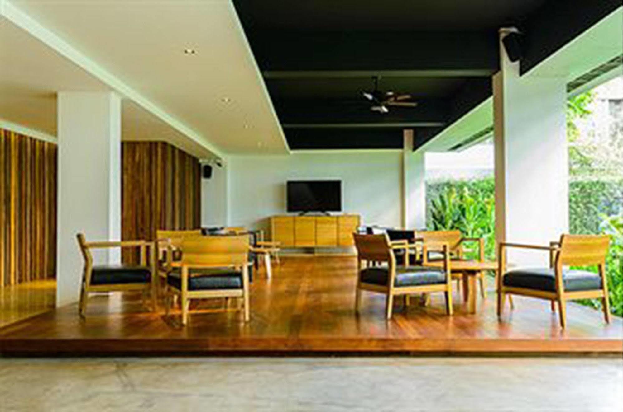 Uma Residence Banguecoque Exterior foto